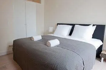 Modern Centre Apartment *